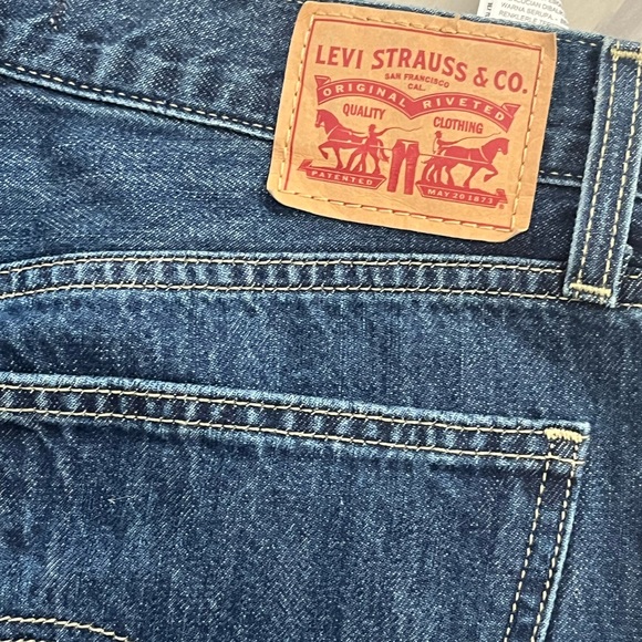 LEVI STRAIGHT LEG JEANS - Picture 3 of 4